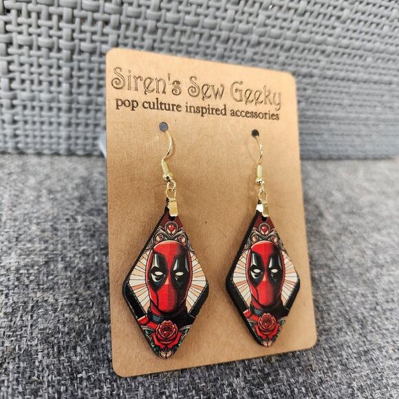 Marvel Deadpool Floral Portrait Earrings - Picture 3 of 3